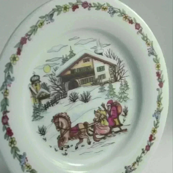 VTG GERMANY SANTA CLAUS WHT HUTSCHENREUTHER COLLECTIBLE HOLIDAY CHRISTMAS PLATE  - Picture 4 of 5